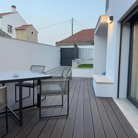 5 Min Walk To Sanctuary - Elegant *