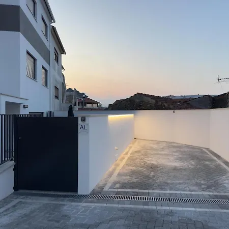 Holiday home 5 Min Walk To Sanctuary - Elegant