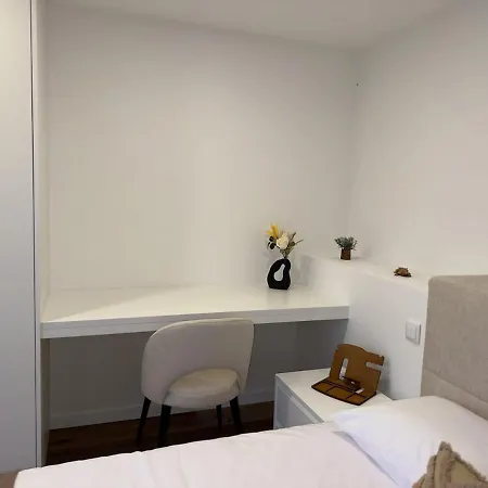 5 Min Walk To Sanctuary - Elegant * Fatima