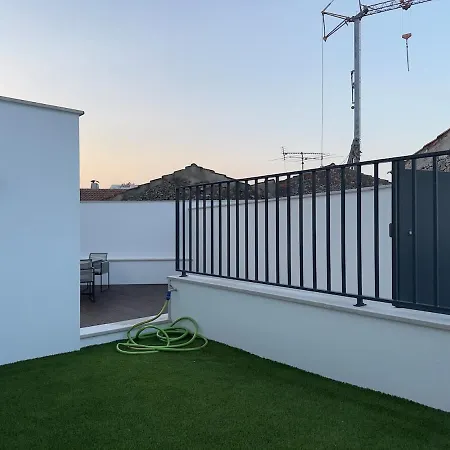 5 Min Walk To Sanctuary - Elegant