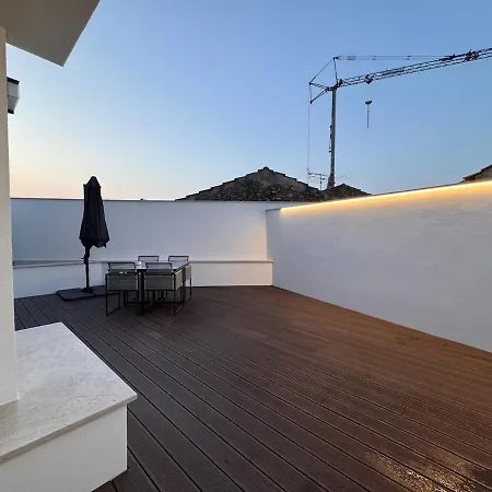 Holiday home 5 Min Walk To Sanctuary - Elegant Fatima
