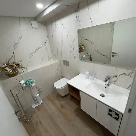 Holiday home 5 Min Walk To Sanctuary - Elegant