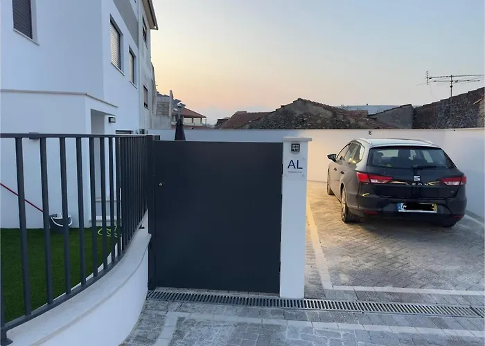 5 Min Walk To Sanctuary - Elegant