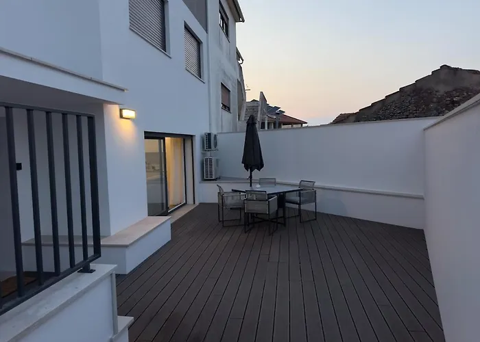 5 Min Walk To Sanctuary - Elegant * 花地瑪